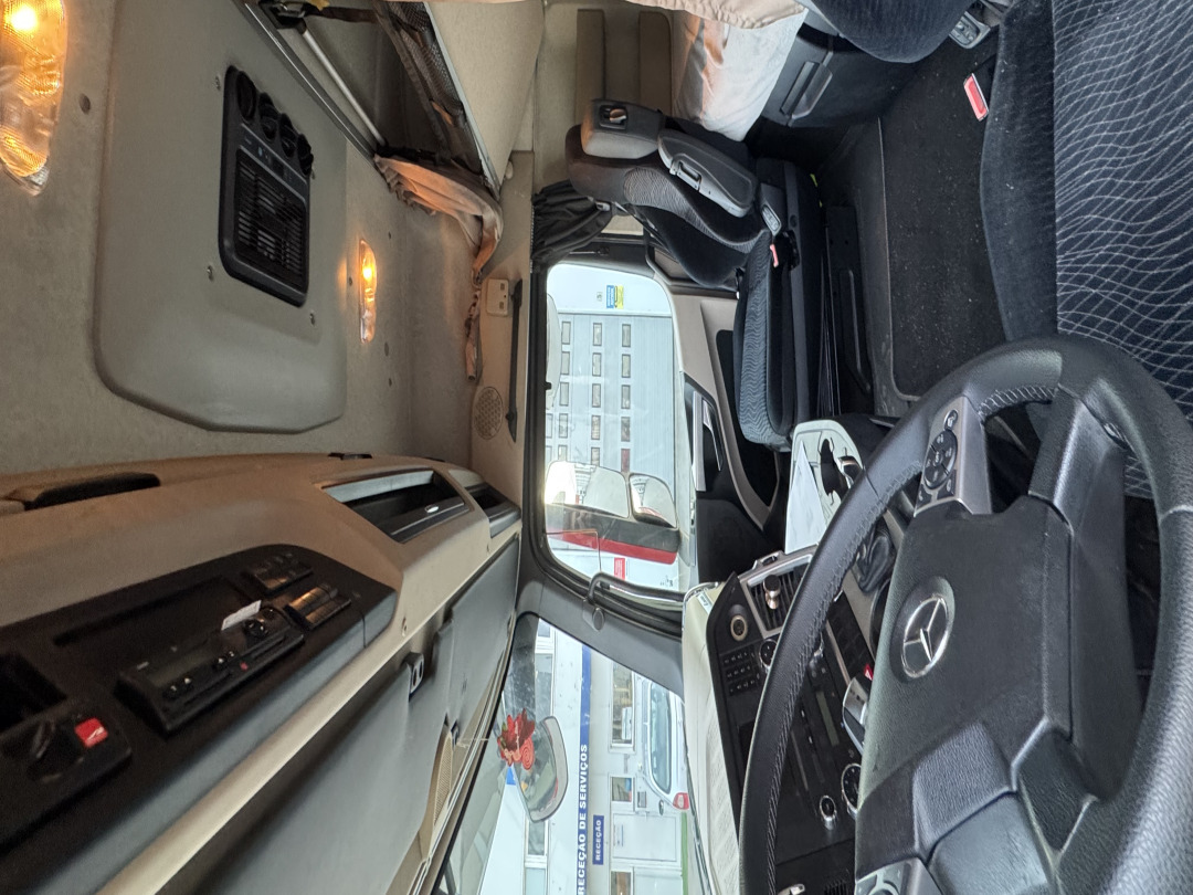 Mercedes Actros 510 1851 - Tractor unit: picture 4 Mercedes Actros 510 1851 - Tractor unit: picture 4