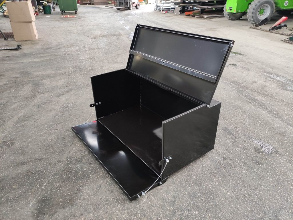 Stekro Front/Heck Transportbox (16621) - Bucket for Farm tractor: picture 5 Stekro Front/Heck Transportbox (16621) - Bucket for Farm tractor: picture 5