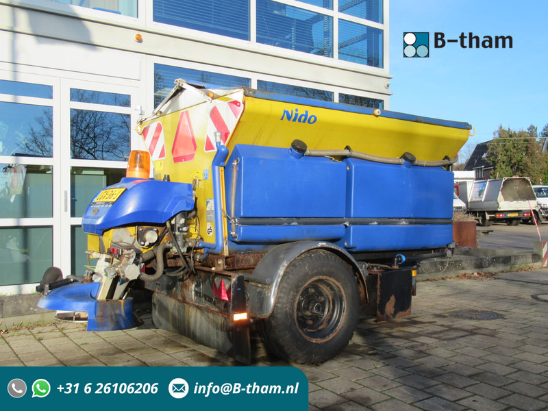 NIDO Stratos B17KR-21 AWCLN-350 1,7m3 + 850 L. Salzstreuer Saltspreader Zoutstrooier - Sand/ Salt spreader: picture 1 NIDO Stratos B17KR-21 AWCLN-350 1,7m3 + 850 L. Salzstreuer Saltspreader Zoutstrooier - Sand/ Salt spreader: picture 1