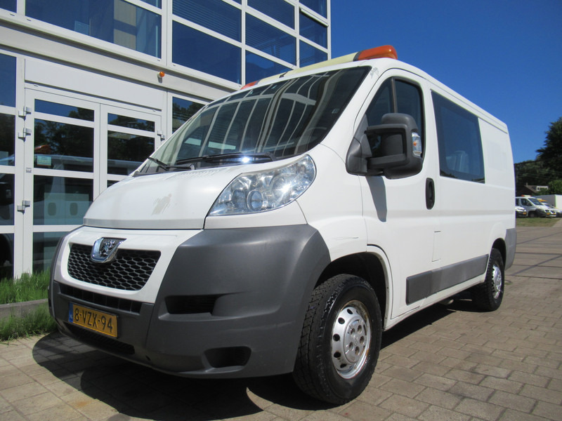 Peugeot Boxer 330 2.2 HDI 96KW L1H P+ DOKA Dubbelcabine AIRCO - Small van, Crew cab van: picture 4 Peugeot Boxer 330 2.2 HDI 96KW L1H P+ DOKA Dubbelcabine AIRCO - Small van, Crew cab van: picture 4