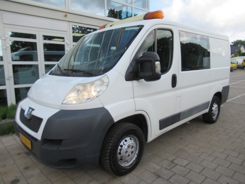 Peugeot Boxer 330 2.2 HDI L1H1 P+ Dubbelcabine DOKA airco - Small van, Crew cab van: picture 3 Peugeot Boxer 330 2.2 HDI L1H1 P+ Dubbelcabine DOKA airco - Small van, Crew cab van: picture 3