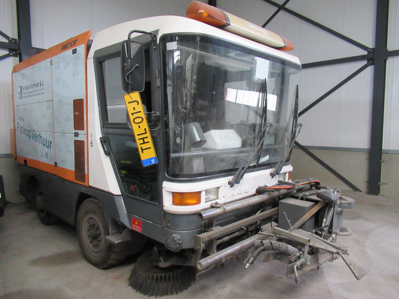 Ravo 530 + 3rd Borstel Brush - Road sweeper: picture 3 Ravo 530 + 3rd Borstel Brush - Road sweeper: picture 3