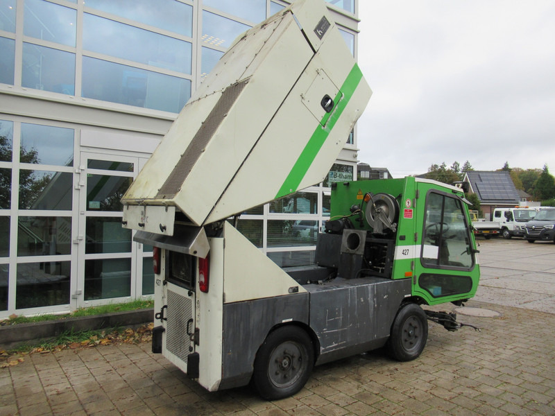 TENNANT HMF 214 Veegmachine, DEFECT / FOR PARTS - Road sweeper: picture 4 TENNANT HMF 214 Veegmachine, DEFECT / FOR PARTS - Road sweeper: picture 4