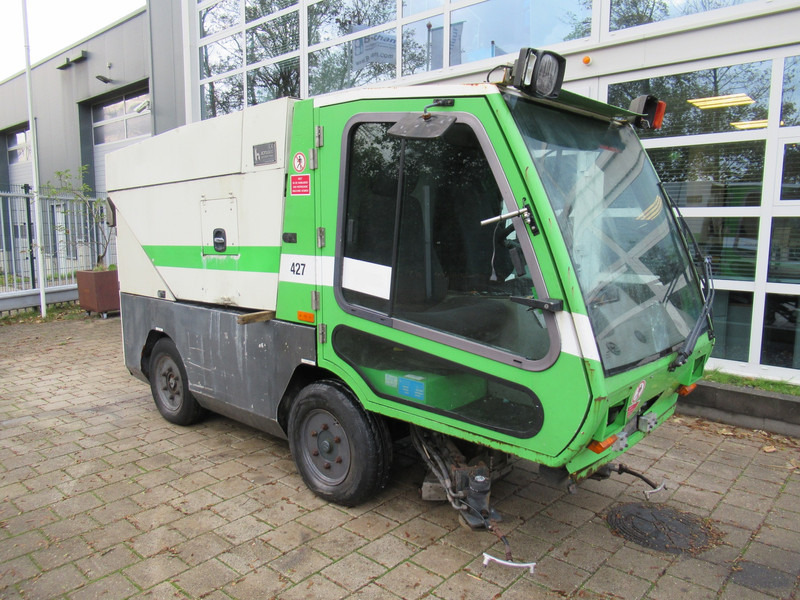 TENNANT HMF 214 Veegmachine, DEFECT / FOR PARTS - Road sweeper: picture 2 TENNANT HMF 214 Veegmachine, DEFECT / FOR PARTS - Road sweeper: picture 2
