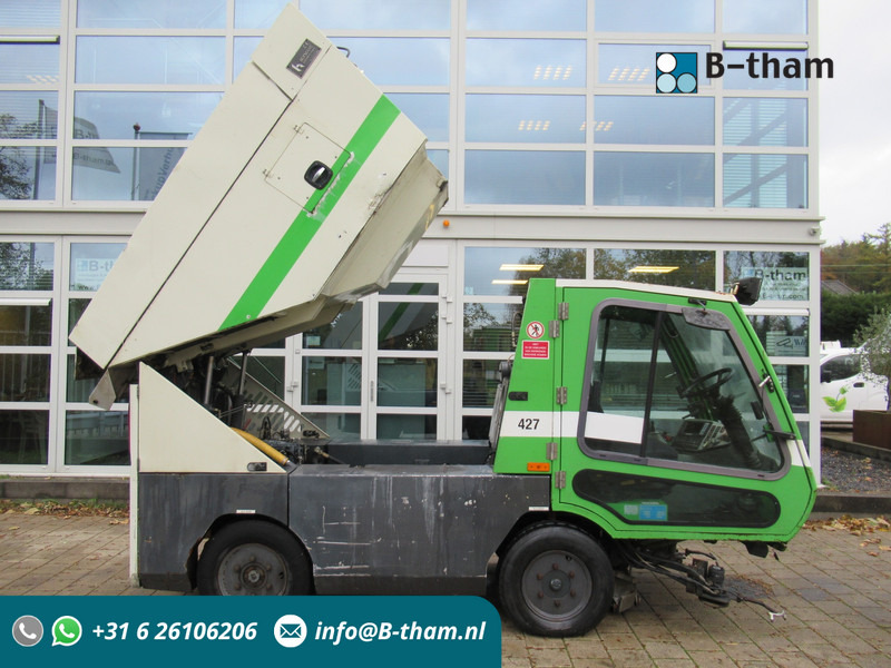 TENNANT HMF 214 Veegmachine, DEFECT / FOR PARTS - Road sweeper: picture 1 TENNANT HMF 214 Veegmachine, DEFECT / FOR PARTS - Road sweeper: picture 1