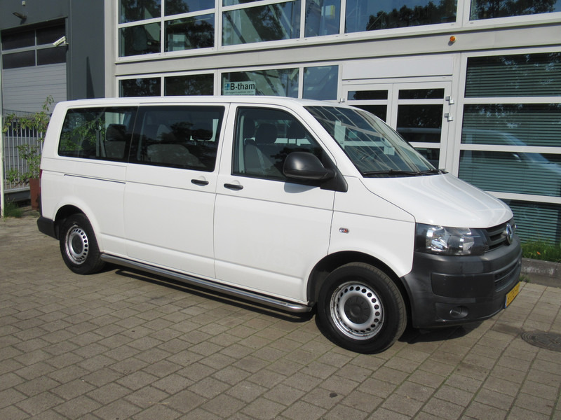 Volkswagen Transporter Kombi T5 2.0 TDI 62KW L2H1 Comf. 9-Personen - Minibus, People carrier: picture 3 Volkswagen Transporter Kombi T5 2.0 TDI 62KW L2H1 Comf. 9-Personen - Minibus, People carrier: picture 3
