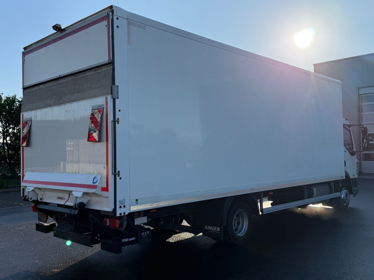 DAF LF 12.230 FA Koffer, Lbw, Ahk., 7.3m, E6, TOP - Box truck: picture 4 DAF LF 12.230 FA Koffer, Lbw, Ahk., 7.3m, E6, TOP - Box truck: picture 4