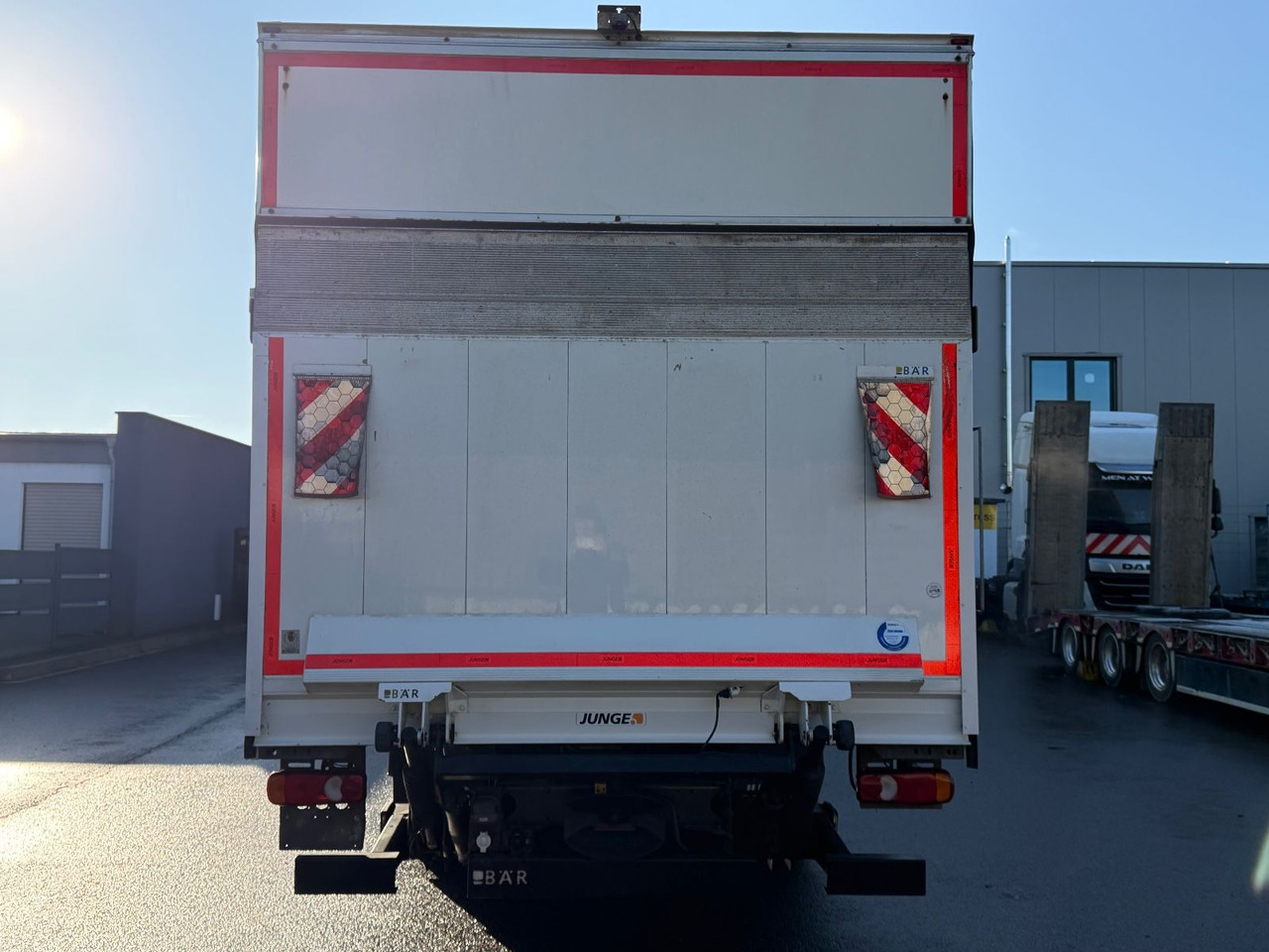 DAF LF 12.230 FA Koffer, Lbw, Ahk., 7.3m, E6, TOP - Box truck: picture 5 DAF LF 12.230 FA Koffer, Lbw, Ahk., 7.3m, E6, TOP - Box truck: picture 5