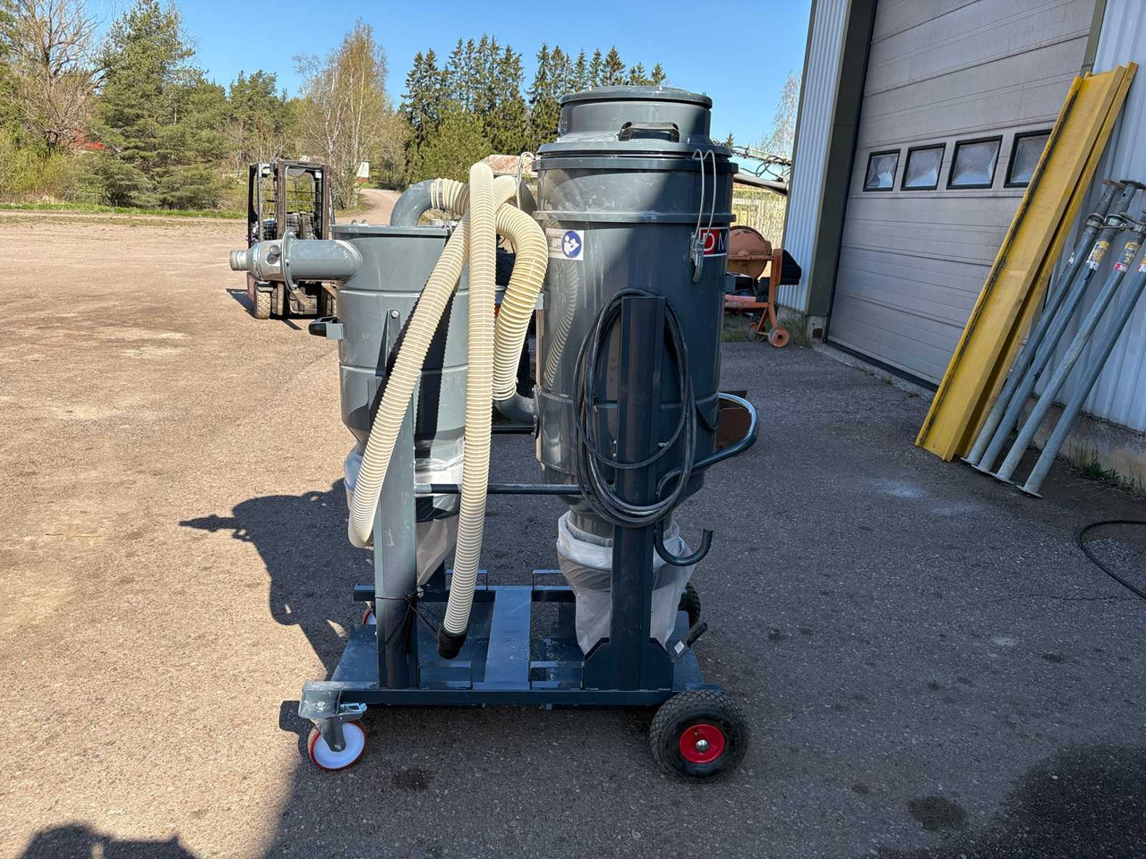 Industrial vacuum cleaner Delfin DM3 - Industrial vacuum cleaner: picture 1 Industrial vacuum cleaner Delfin DM3 - Industrial vacuum cleaner: picture 1