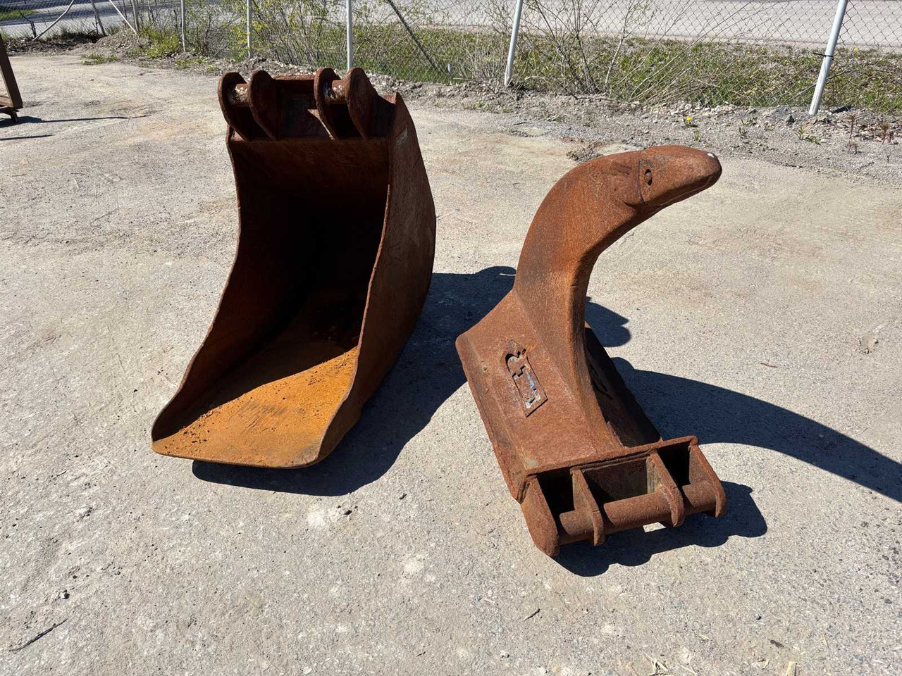 NTP-10 bucket and frost tine - Bucket: picture 1 NTP-10 bucket and frost tine - Bucket: picture 1