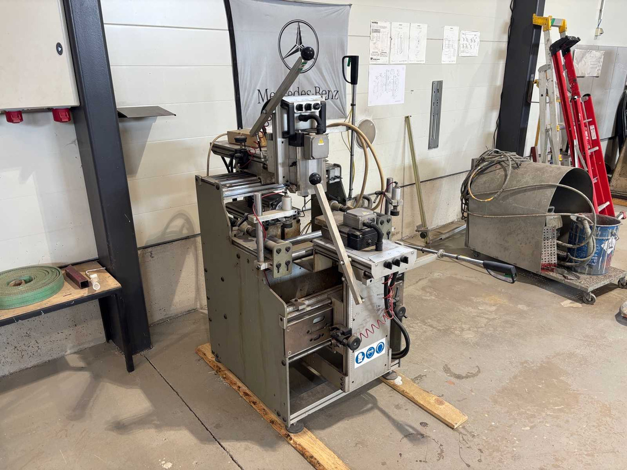 Three-spindle copy milling cutter P macchine s.r.l 03P - Milling machine: picture 2 Three-spindle copy milling cutter P macchine s.r.l 03P - Milling machine: picture 2