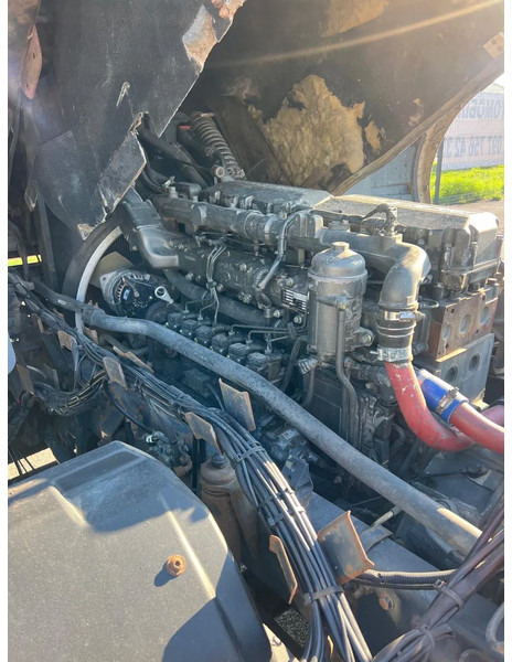 Terminal tractor DAF XF 95 430 Manual: picture 6