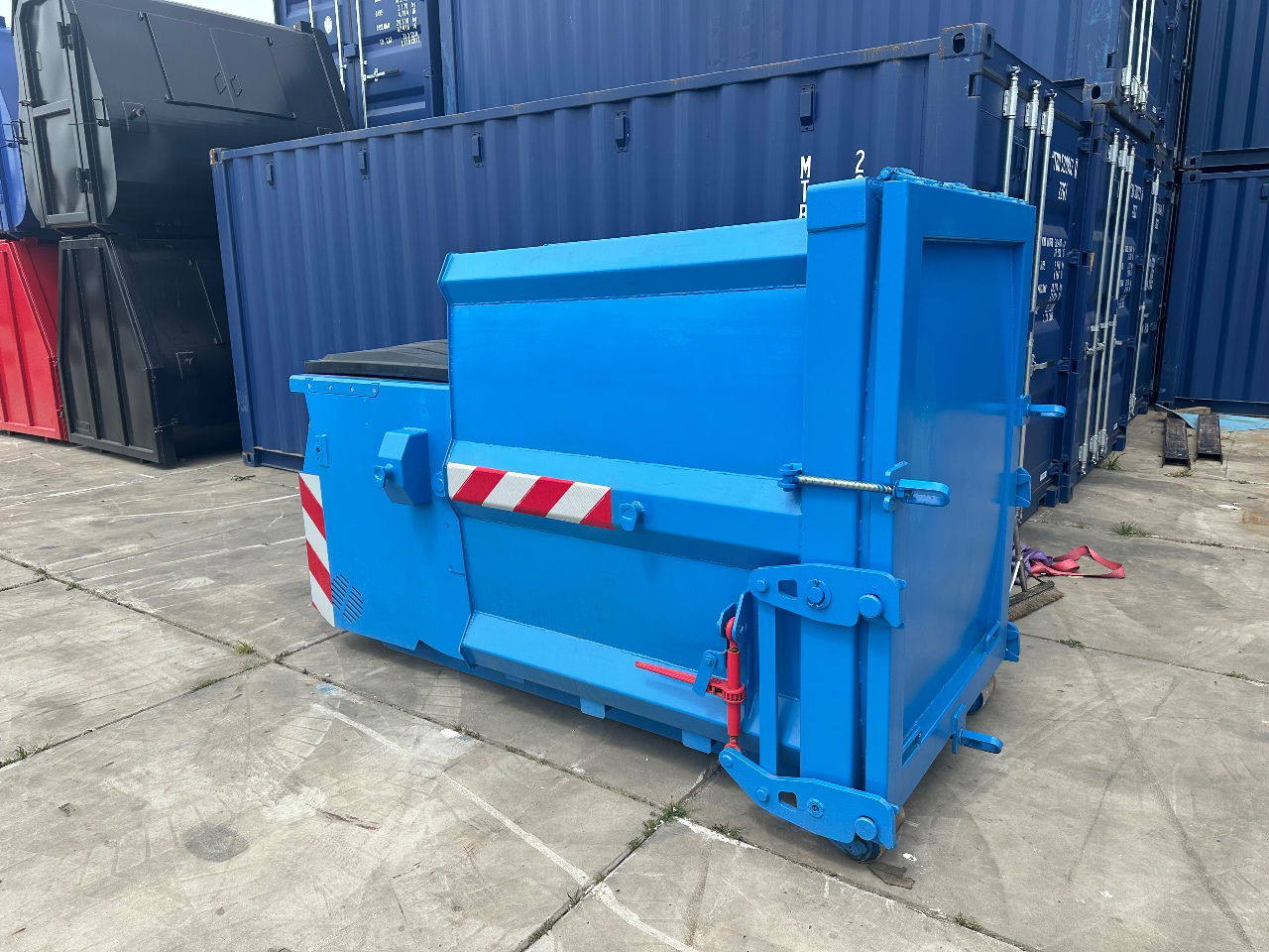 Sidalco Mini pers nat afval 2.5 m3 - Garbage truck body: picture 3 Sidalco Mini pers nat afval 2.5 m3 - Garbage truck body: picture 3