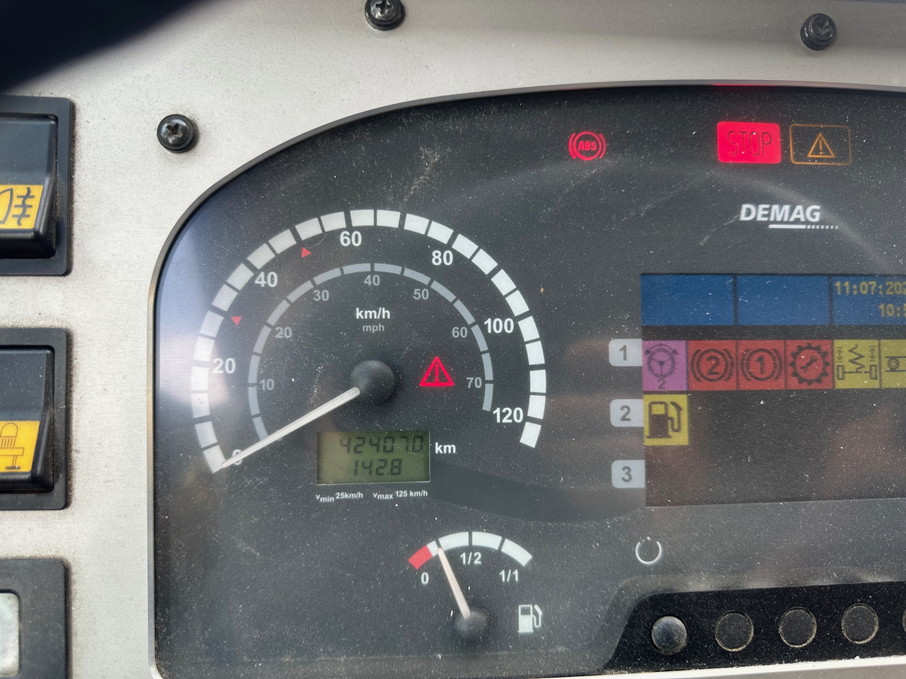 TEREX-DEMAG 140 AC - All terrain crane: picture 2 TEREX-DEMAG 140 AC - All terrain crane: picture 2