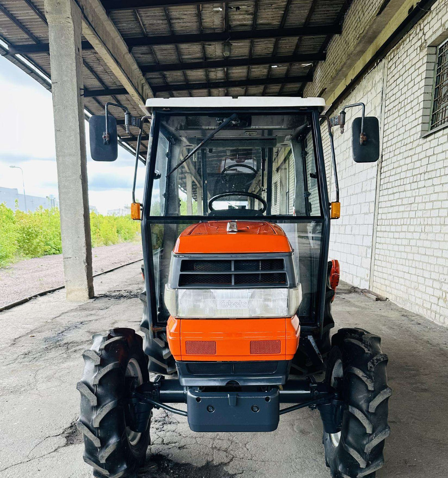 Kubota GL32 - Farm tractor: picture 3 Kubota GL32 - Farm tractor: picture 3