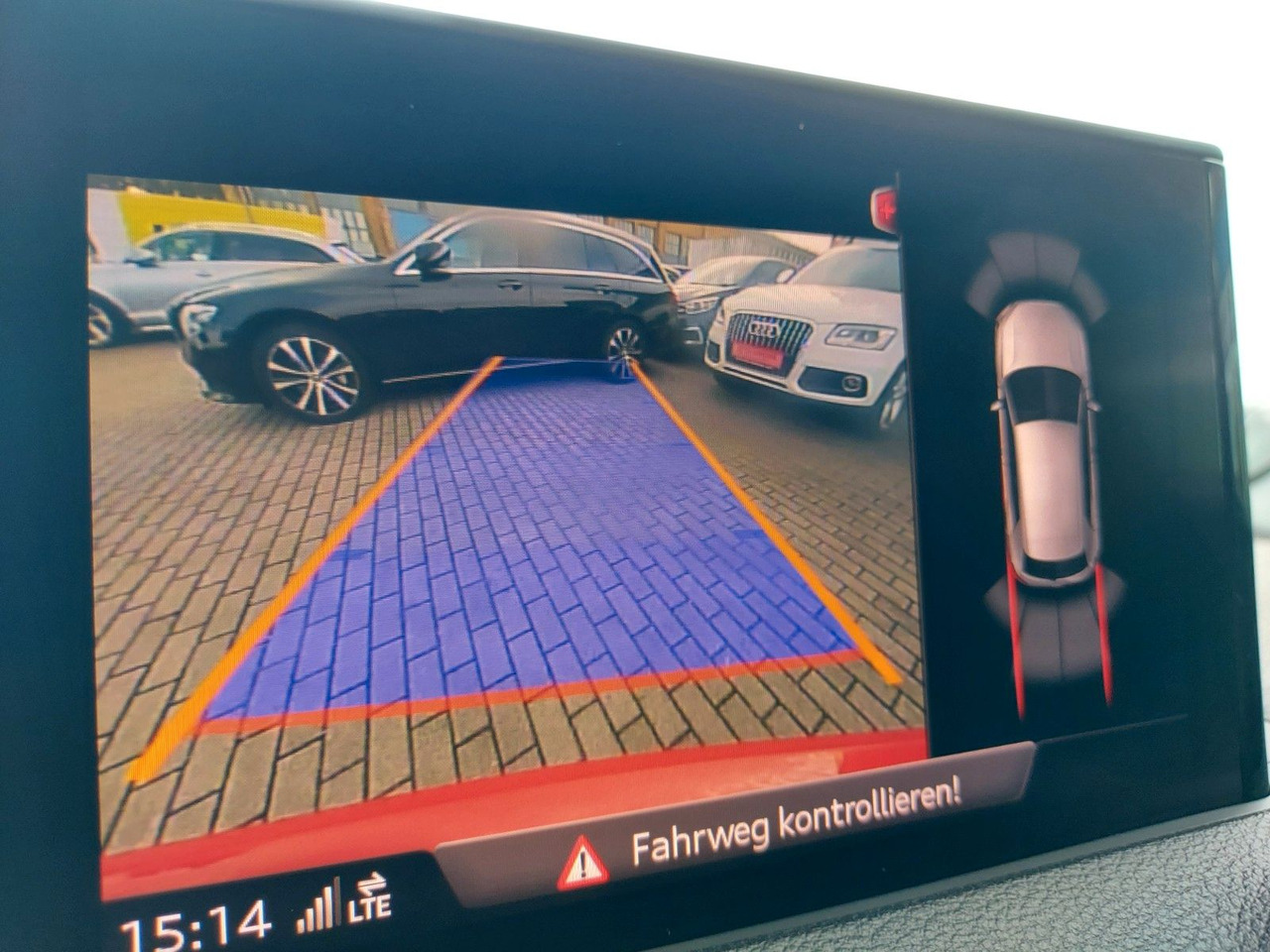 SUV Audi Q2 40 TFSI quattro sport LED Leder Kamera AHK: picture 19 SUV Audi Q2 40 TFSI quattro sport LED Leder Kamera AHK: picture 19