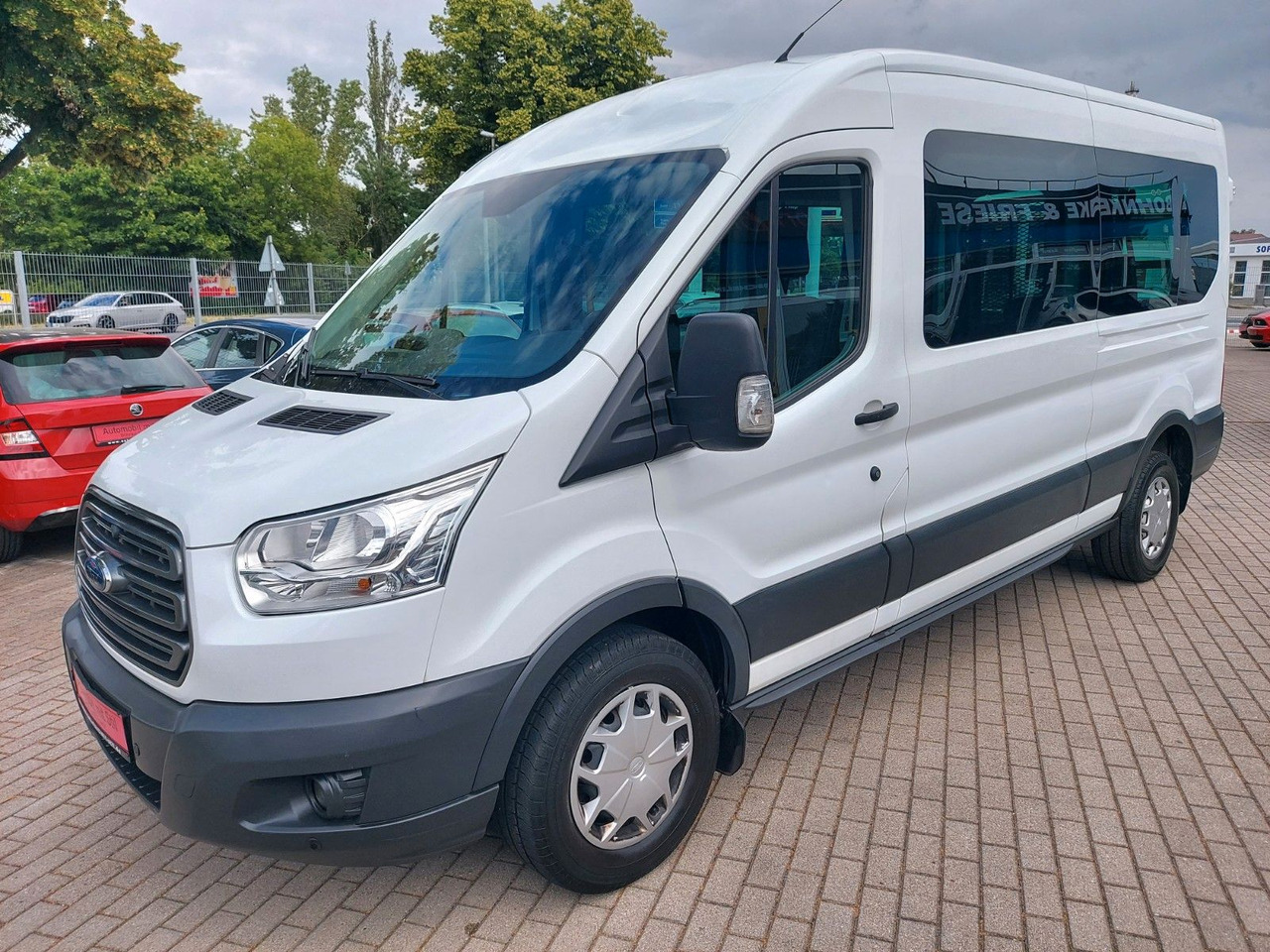 Ford Transit Kombi 350 L3 hoch Trend Rollstuhl Lift - People carrier: picture 2 Ford Transit Kombi 350 L3 hoch Trend Rollstuhl Lift - People carrier: picture 2