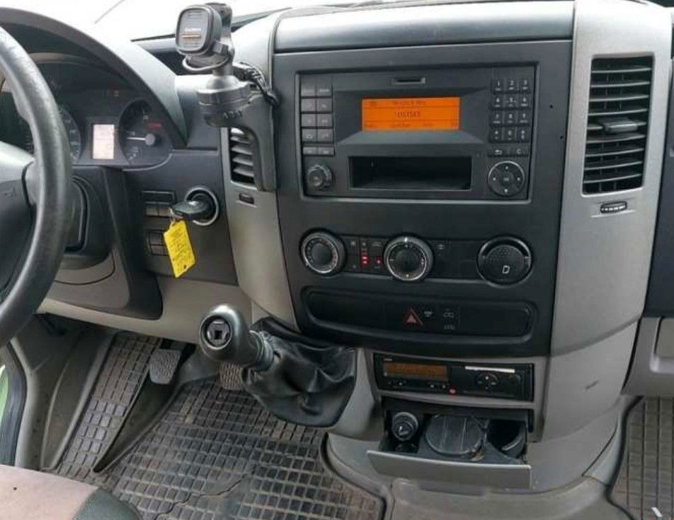 Mercedes-Benz Sprinter II Kasten 316 CDI hoch Klima Standheiz - People carrier: picture 3 Mercedes-Benz Sprinter II Kasten 316 CDI hoch Klima Standheiz - People carrier: picture 3