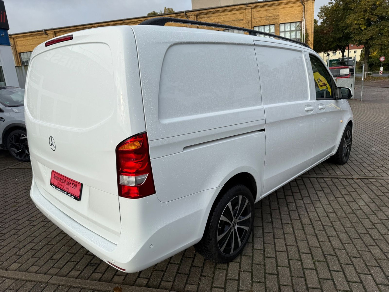 Mercedes-Benz Vito Kasten 114 CDI RWD lang KLIMA NAVI KAMERA P - People carrier: picture 4 Mercedes-Benz Vito Kasten 114 CDI RWD lang KLIMA NAVI KAMERA P - People carrier: picture 4