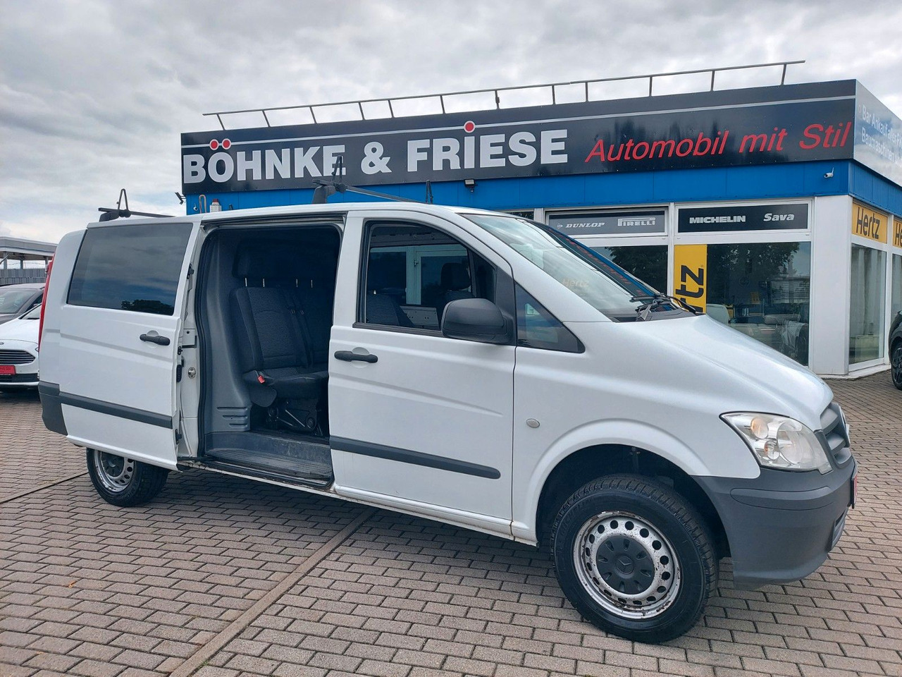 Mercedes-Benz Vito Mixto 4x4 116 extralang Automatik 5 Sitze - People carrier: picture 1 Mercedes-Benz Vito Mixto 4x4 116 extralang Automatik 5 Sitze - People carrier: picture 1