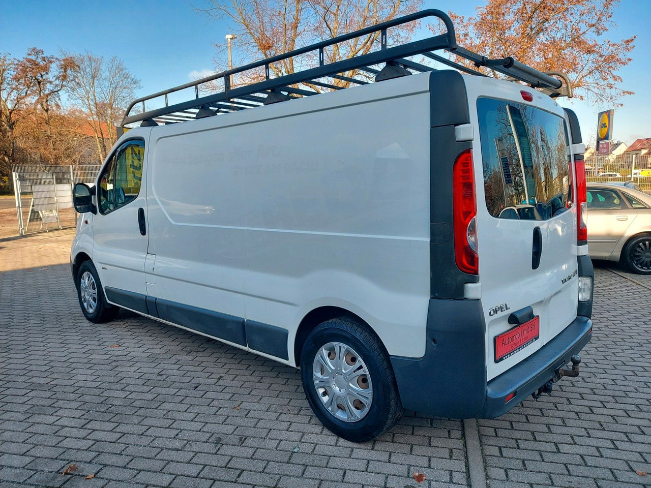 Opel Vivaro Kasten Kombi L2H1 2,9t Klima - People carrier: picture 4 Opel Vivaro Kasten Kombi L2H1 2,9t Klima - People carrier: picture 4