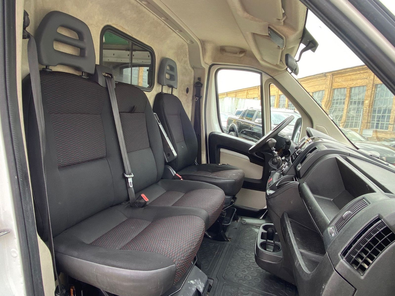 People carrier Peugeot Boxer Kasten Hochraum 435 L4H2 Komfort Plus Blue: picture 23