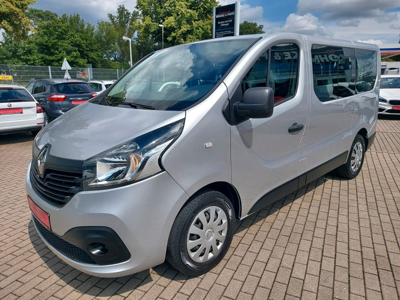 Renault Trafic Combi L1H1 2,7t Expression Klima - People carrier: picture 4 Renault Trafic Combi L1H1 2,7t Expression Klima - People carrier: picture 4
