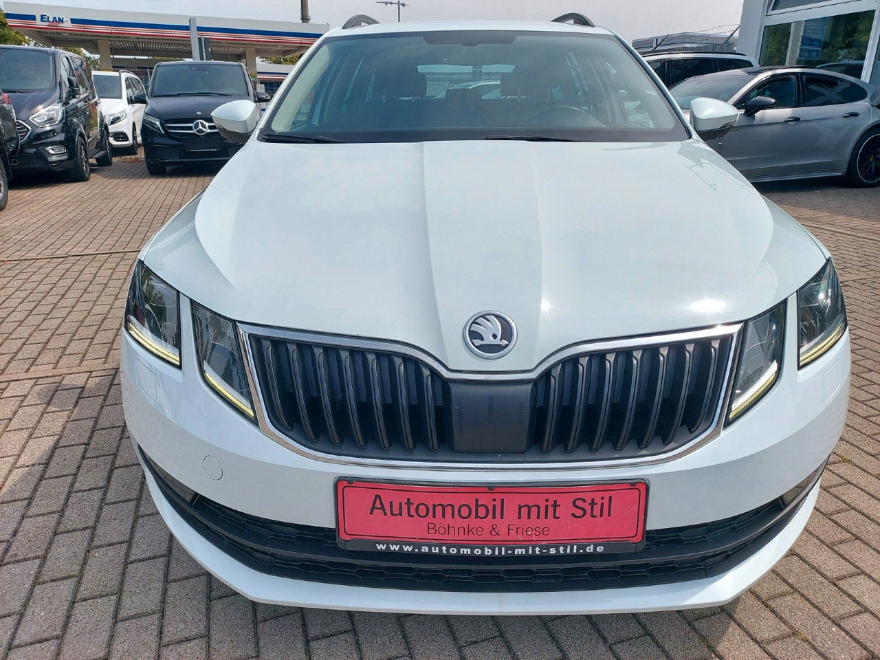 Skoda Octavia Combi Drive LED ACC Radar DAB 8xRad AHK - Estate car: picture 4 Skoda Octavia Combi Drive LED ACC Radar DAB 8xRad AHK - Estate car: picture 4