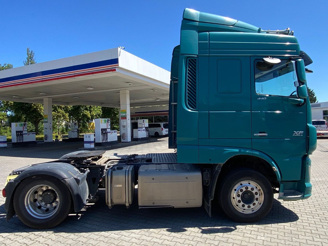 DAF XF 440 EURO 6 KIPPHYDRAULIK ALUFELGEN - Tractor unit: picture 4 DAF XF 440 EURO 6 KIPPHYDRAULIK ALUFELGEN - Tractor unit: picture 4