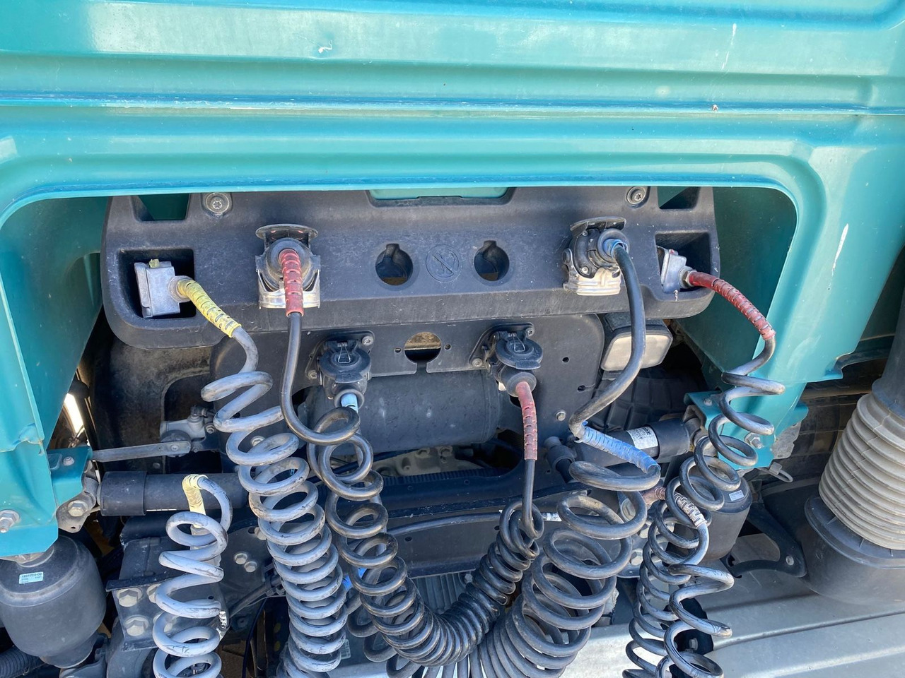 DAF XF 440 EURO 6 KIPPHYDRAULIK ALUFELGEN - Tractor unit: picture 5 DAF XF 440 EURO 6 KIPPHYDRAULIK ALUFELGEN - Tractor unit: picture 5