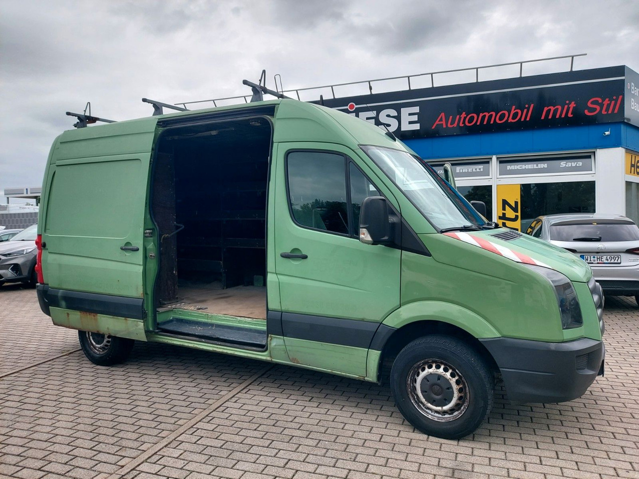 Volkswagen Crafter Kasten 35 L2H2 Hoch lang Standheiz - People carrier: picture 1 Volkswagen Crafter Kasten 35 L2H2 Hoch lang Standheiz - People carrier: picture 1