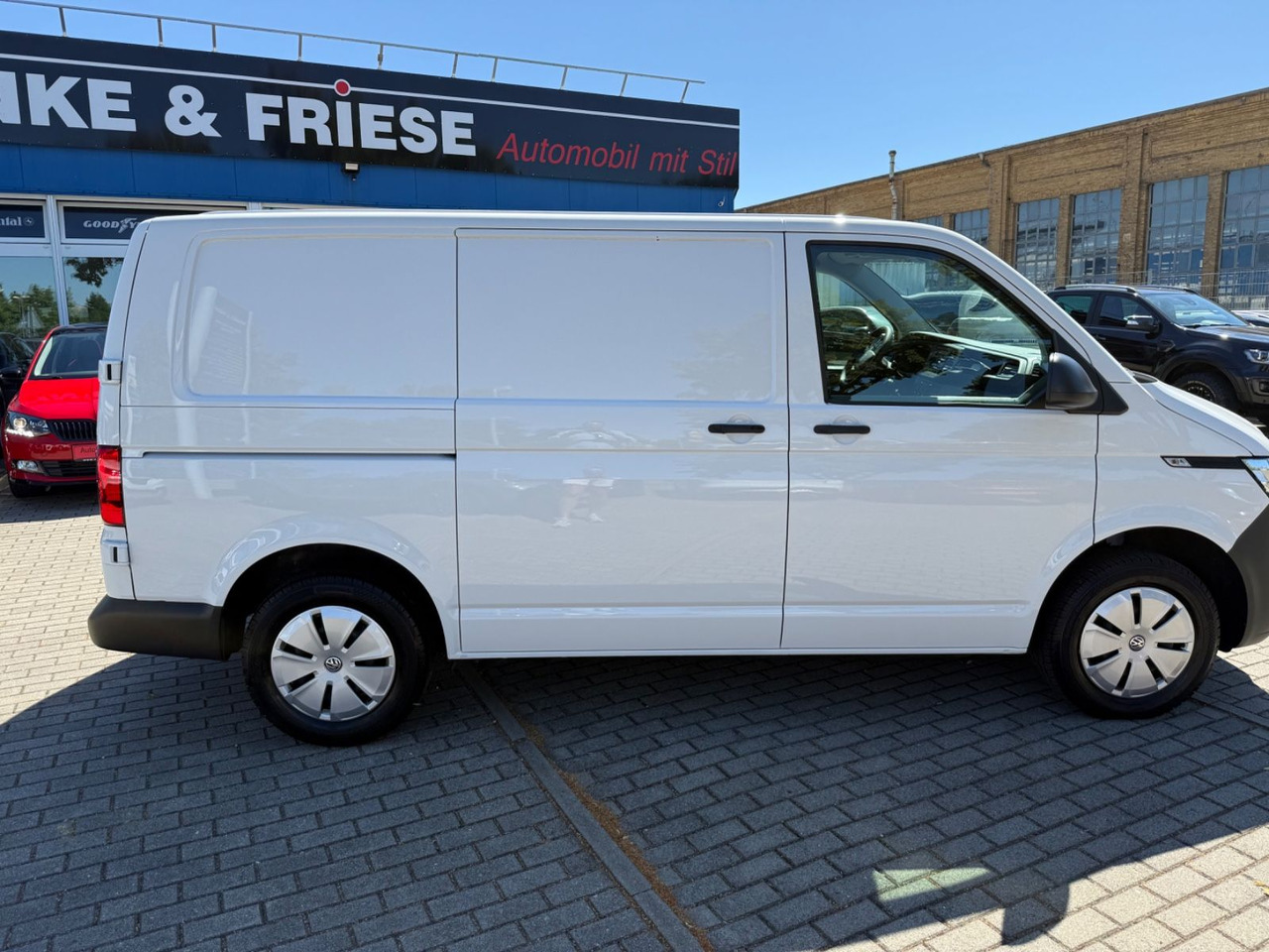 Volkswagen T6 Transporter KAMERA REGAL EINBAUTEN KLIMA - People carrier: picture 3 Volkswagen T6 Transporter KAMERA REGAL EINBAUTEN KLIMA - People carrier: picture 3