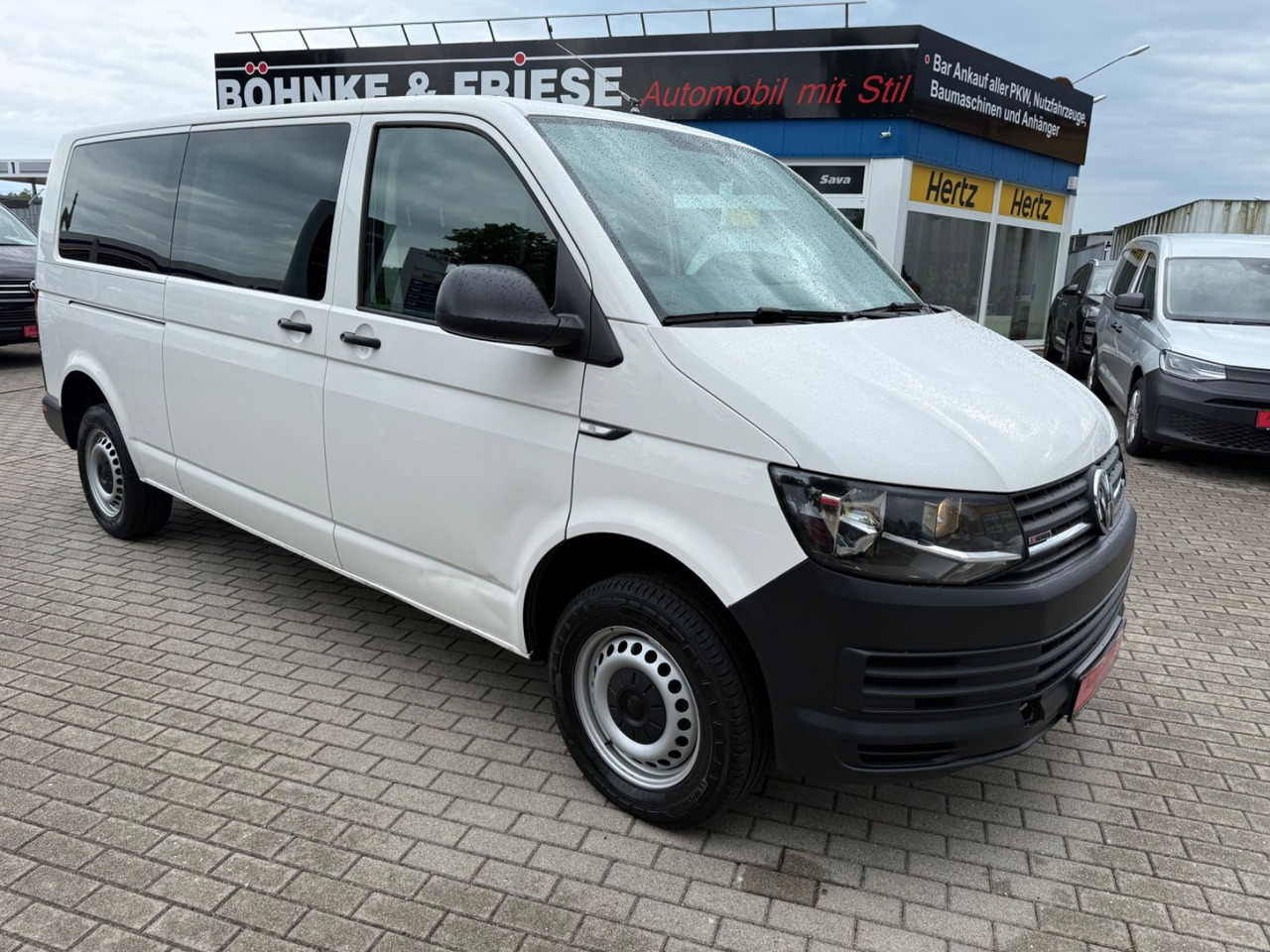 Volkswagen T6 Transporter Kasten Kombi lang 4Motion 5 Sitze - People carrier: picture 2 Volkswagen T6 Transporter Kasten Kombi lang 4Motion 5 Sitze - People carrier: picture 2