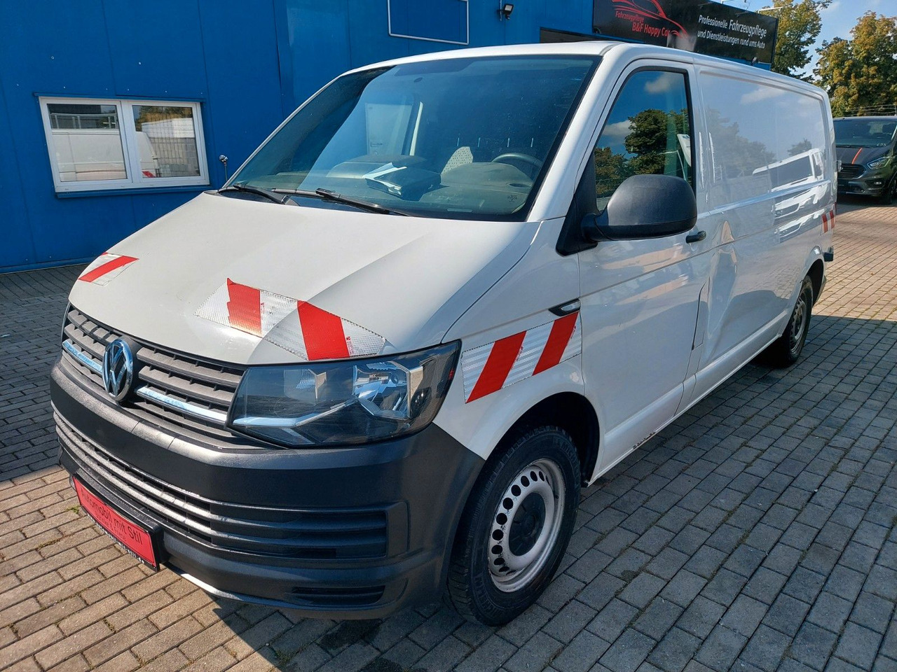 Volkswagen T6 Transporter Kasten Kombi lang Motorschaden - People carrier: picture 4 Volkswagen T6 Transporter Kasten Kombi lang Motorschaden - People carrier: picture 4