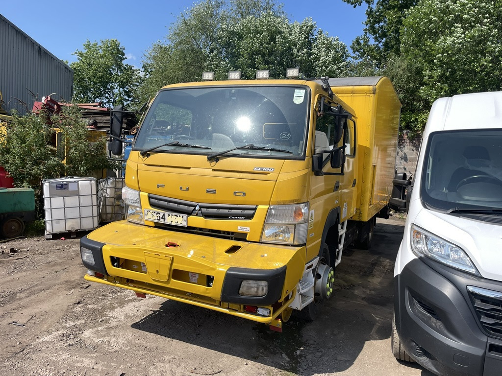 Mitsubishi Fusso - Box truck: picture 2 Mitsubishi Fusso - Box truck: picture 2