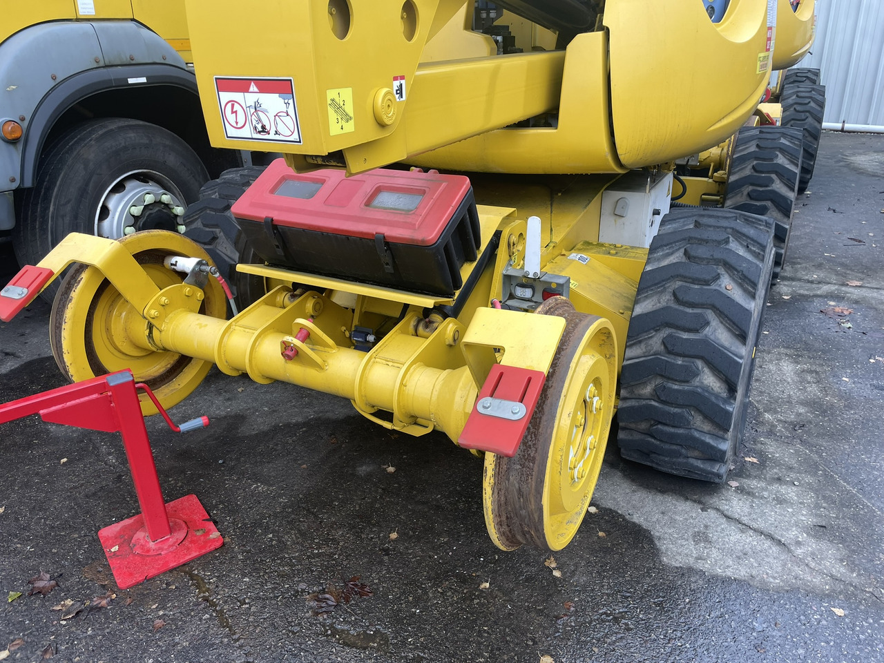 Neotec RRV Road-Rail Haulotte - Articulated boom lift: picture 2 Neotec RRV Road-Rail Haulotte - Articulated boom lift: picture 2