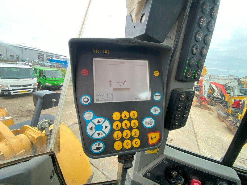 Wheel loader Caterpillar 962K NVT: picture 8