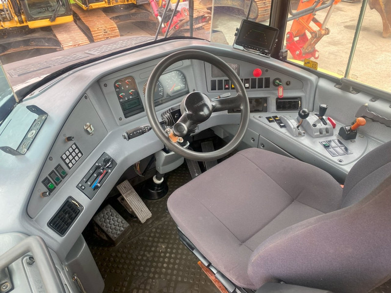 Volvo A30D 6x6 dumper articulated hauler NVT - Dumper: picture 3 Volvo A30D 6x6 dumper articulated hauler NVT - Dumper: picture 3