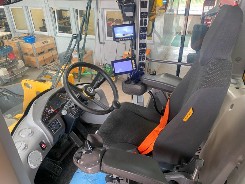 Volvo L120H NVT - Wheel loader: picture 3 Volvo L120H NVT - Wheel loader: picture 3