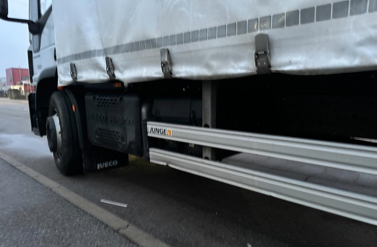 Iveco 180 e 28 e6 centina teli scorrevoli e sponda - Curtain side truck: picture 5 Iveco 180 e 28 e6 centina teli scorrevoli e sponda - Curtain side truck: picture 5