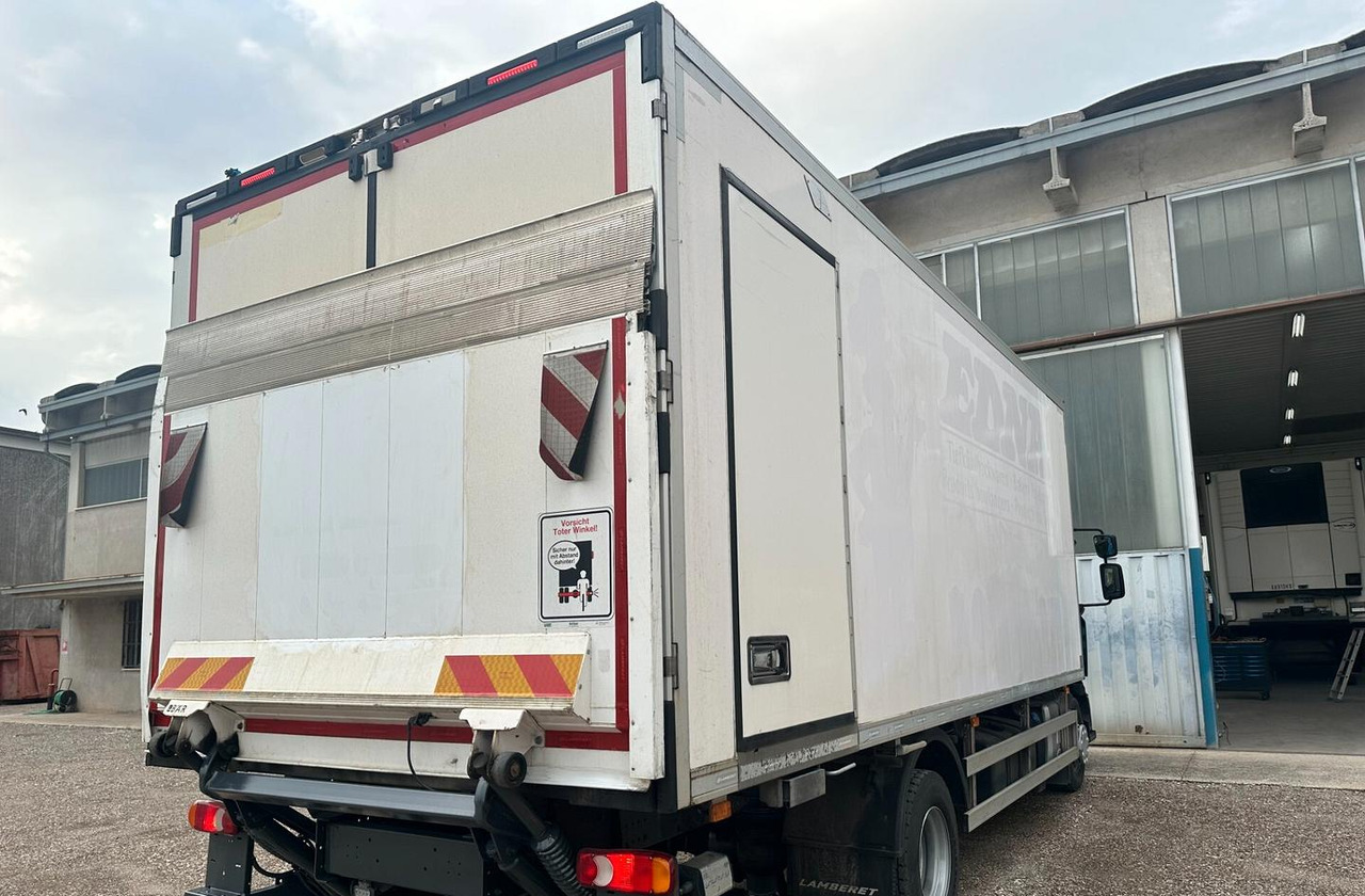 Renault Trucks - Refrigerated truck: picture 4 Renault Trucks - Refrigerated truck: picture 4