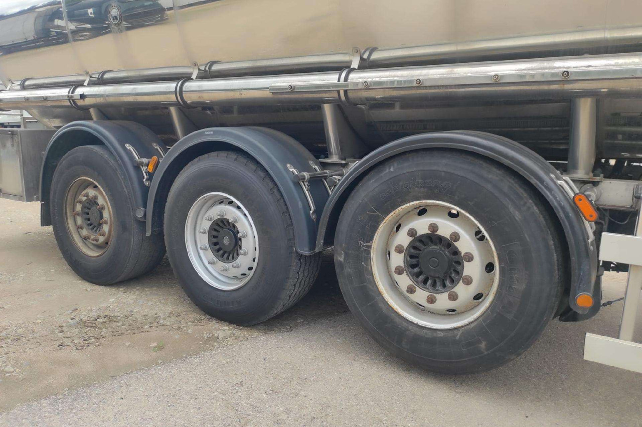 Farcinox - Tanker semi-trailer: picture 4 Farcinox - Tanker semi-trailer: picture 4