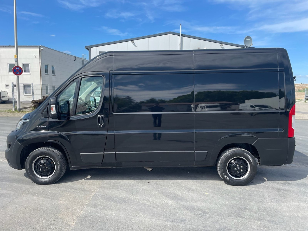 Fiat Ducato 33 140 L2H2 Kastenwagen/AC/EU6c - Small van: picture 4 Fiat Ducato 33 140 L2H2 Kastenwagen/AC/EU6c - Small van: picture 4