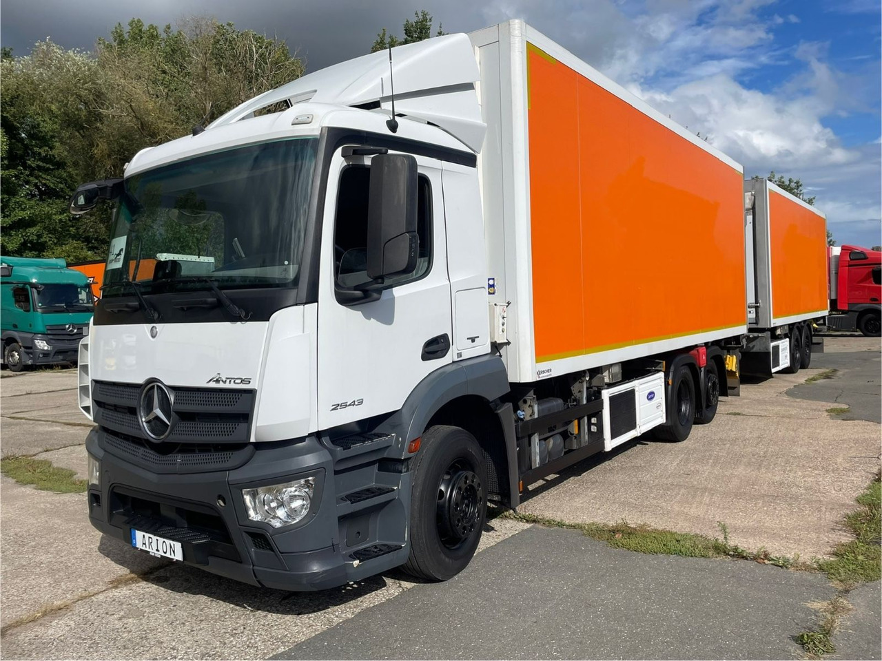 Mercedes-Benz Antos 2543 6x2 Kühlkoffer/CARRIER/NLA/LBW/AC/EU6 - Refrigerated truck: picture 3 Mercedes-Benz Antos 2543 6x2 Kühlkoffer/CARRIER/NLA/LBW/AC/EU6 - Refrigerated truck: picture 3