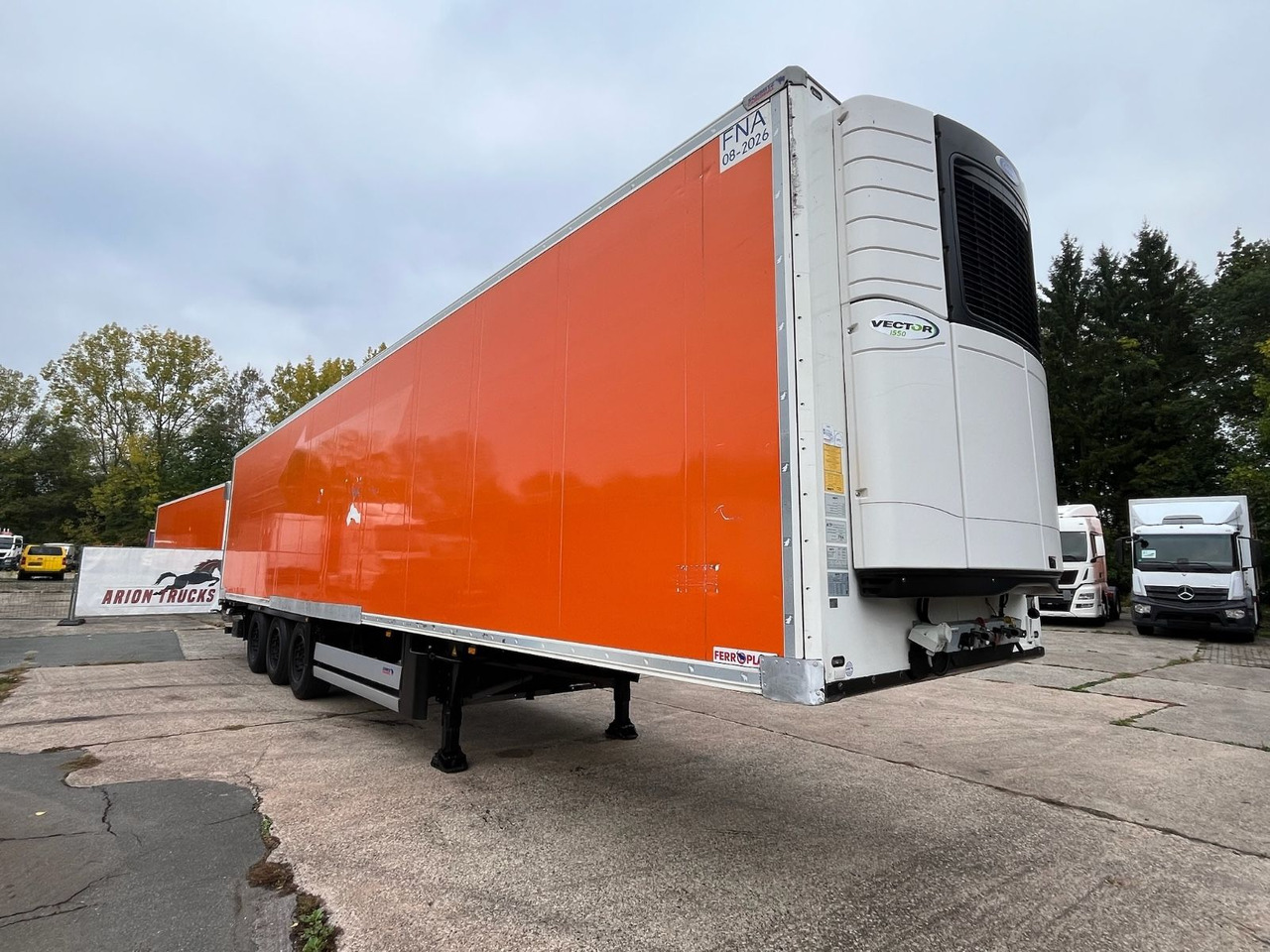 Schmitz Cargobull SCB*S3B/CARRIER/Vector1550/LBW/BÄR/2347h/13,4m - Refrigerated semi-trailer: picture 1 Schmitz Cargobull SCB*S3B/CARRIER/Vector1550/LBW/BÄR/2347h/13,4m - Refrigerated semi-trailer: picture 1