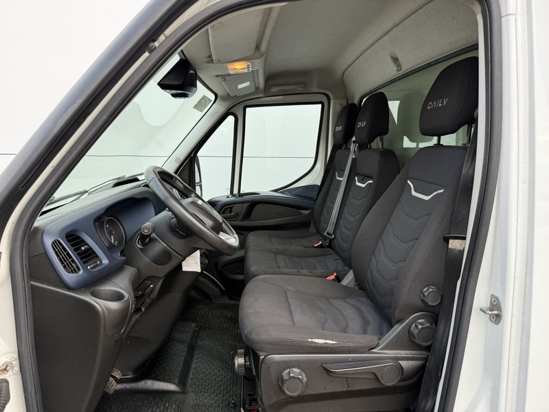 Iveco Daily 35S18 3.0 Laadklep Automaat LED Climate Control Adaptieve Cruise Control Standkachel Camera Navigatie - Closed box van: picture 5 Iveco Daily 35S18 3.0 Laadklep Automaat LED Climate Control Adaptieve Cruise Control Standkachel Camera Navigatie - Closed box van: picture 5