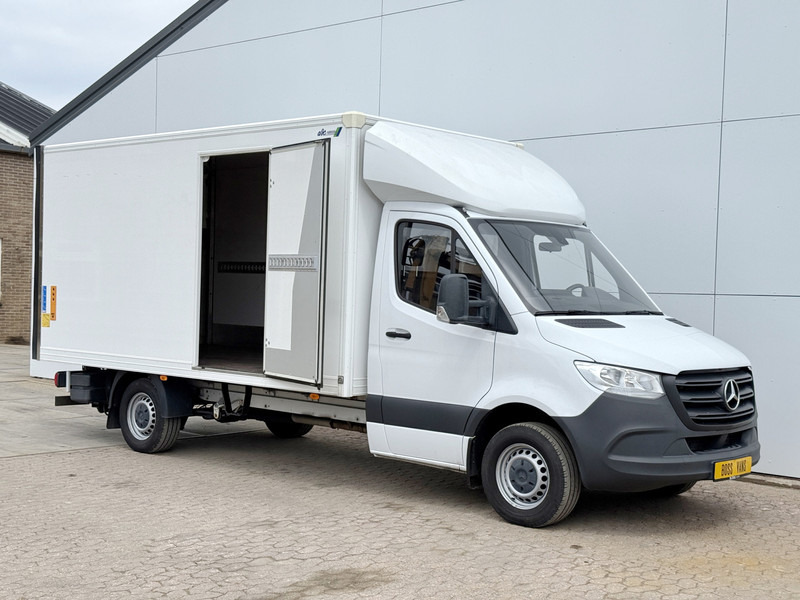 Mercedes-Benz Sprinter 315 1.9 CDI Automaat Laadklep Airco Cruise Control Carplay Bakwagen Meubelbak Koffer - Closed box van: picture 5 Mercedes-Benz Sprinter 315 1.9 CDI Automaat Laadklep Airco Cruise Control Carplay Bakwagen Meubelbak Koffer - Closed box van: picture 5