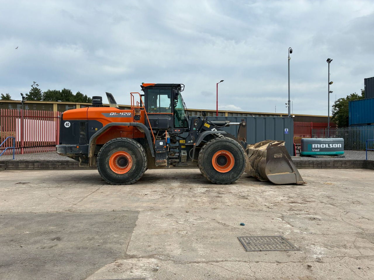Wheel loader Doosan DL420: picture 6