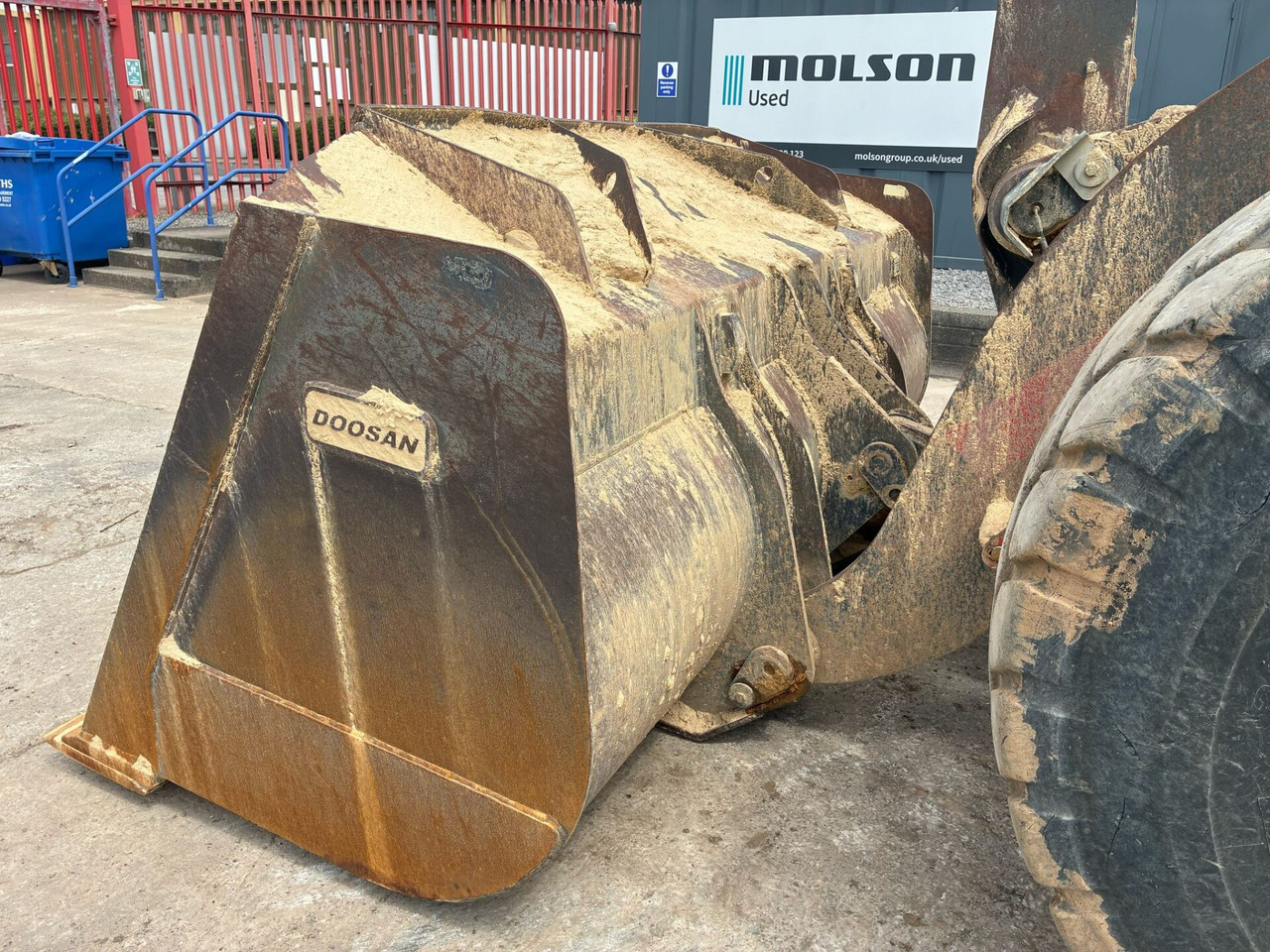 Wheel loader Doosan DL420: picture 11