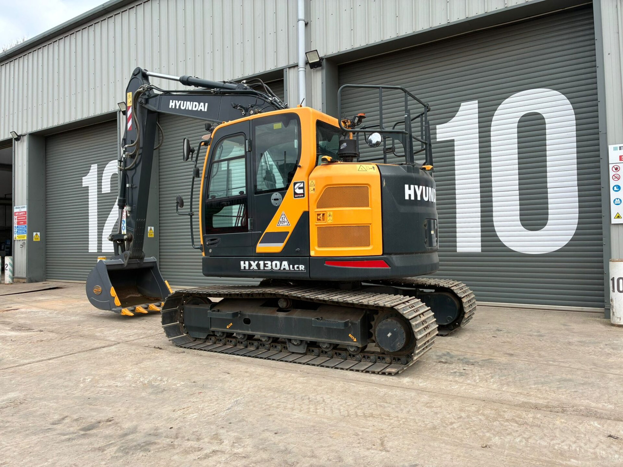Hyundai HX130ALCR - Crawler excavator: picture 3 Hyundai HX130ALCR - Crawler excavator: picture 3